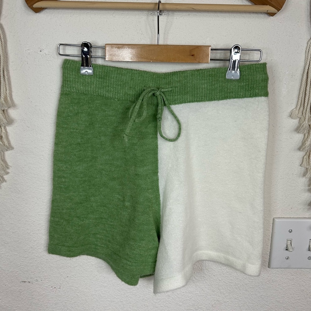 Anthropologie Green and White Athletic Shorts with Drawstring Waist medium